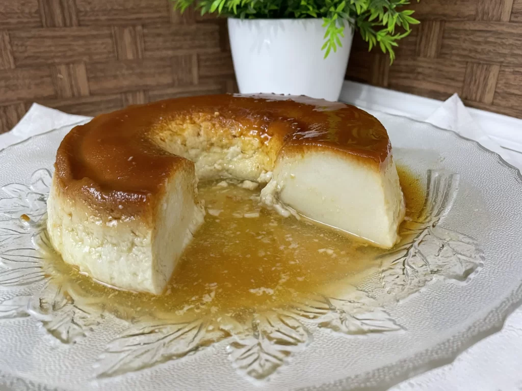 Pudim Cremoso: Uma deliciosa sobremesa sem glúten e sem lactose, o Pudim Cremoso é perfeito para saborear com amigos e família!