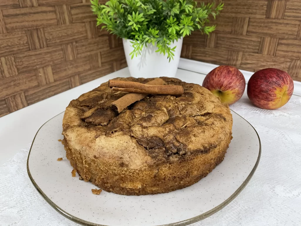 Bolo de Maçã com Remoinho de Canela,sem Glúten e sem Leite: Uma Sinfonia de Sabores e Histórias