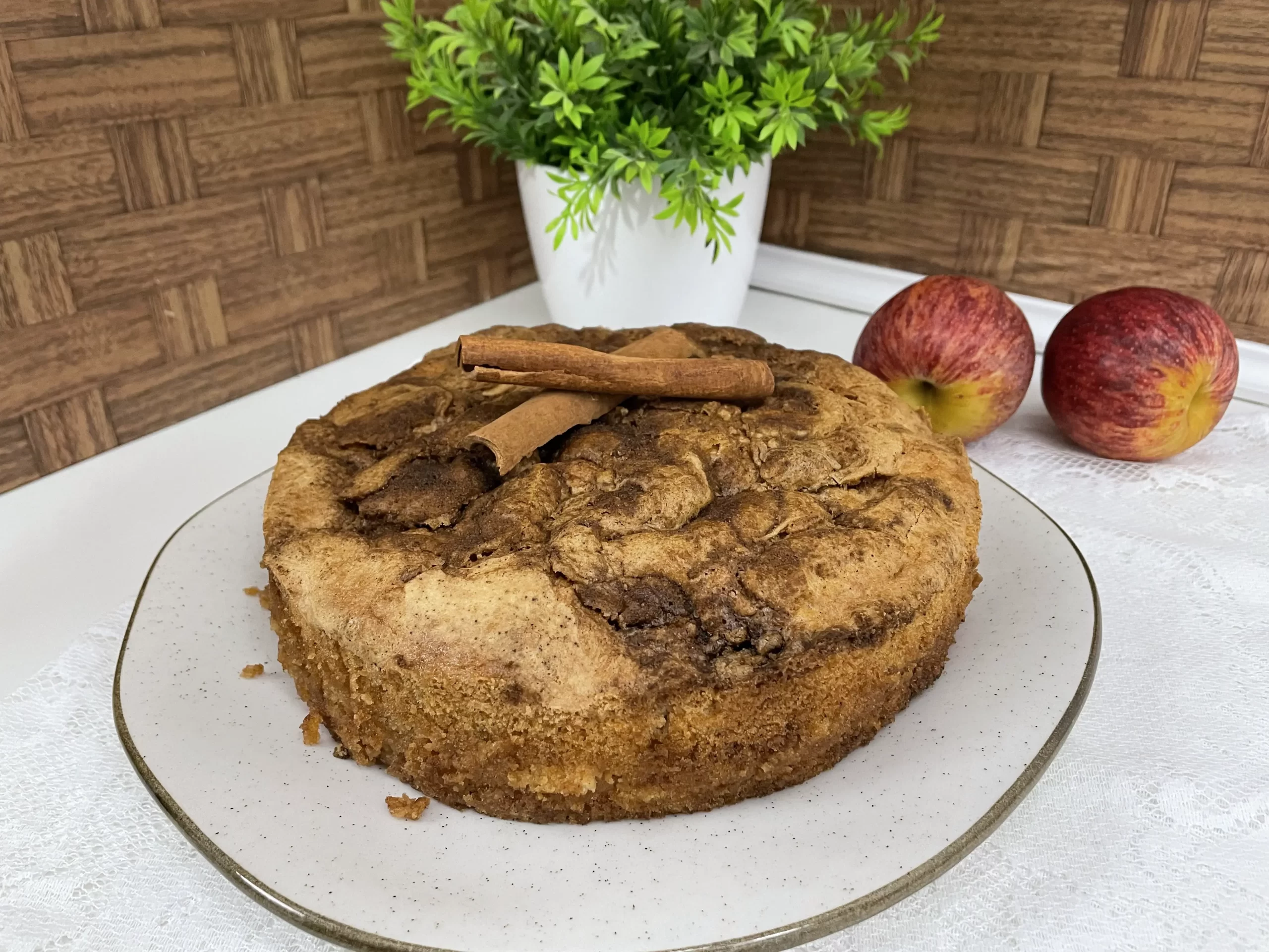 Bolo de Maçã com Remoinho de Canela